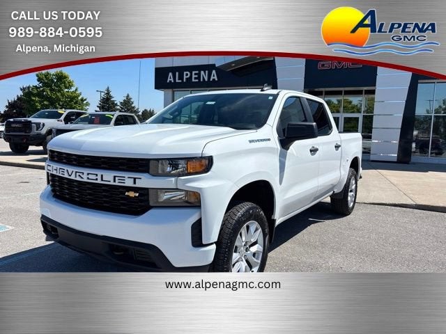 2020 Chevrolet Silverado 1500 Custom in Summit White — front three-quarter view