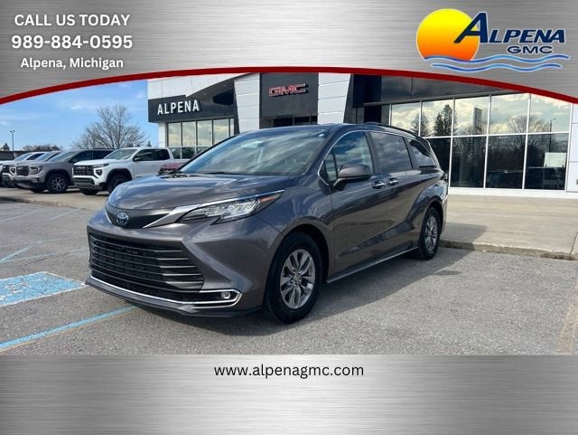 2023 Toyota Sienna XLE in Other — front three-quarter view