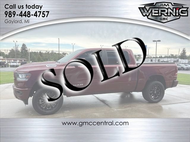 2019 RAM 1500 Big Horn/Lone Star Crew Cab 4x4 5'7" Box in Red — front three-quarter view